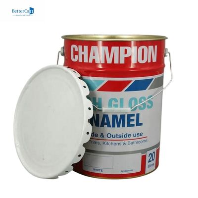 Un seau de peinture métallique blanche de 20 litres, un seau en étain de 5 gallons, un anneau de verrouillage et un joint en caoutchouc.